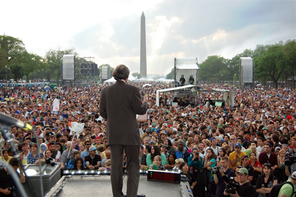 Chairman Markey speaks to the crowd